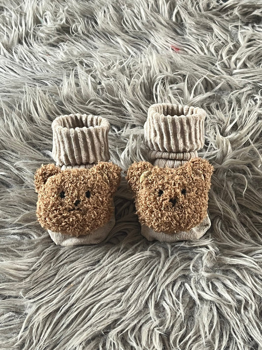 Taupe teddy bear baby socks