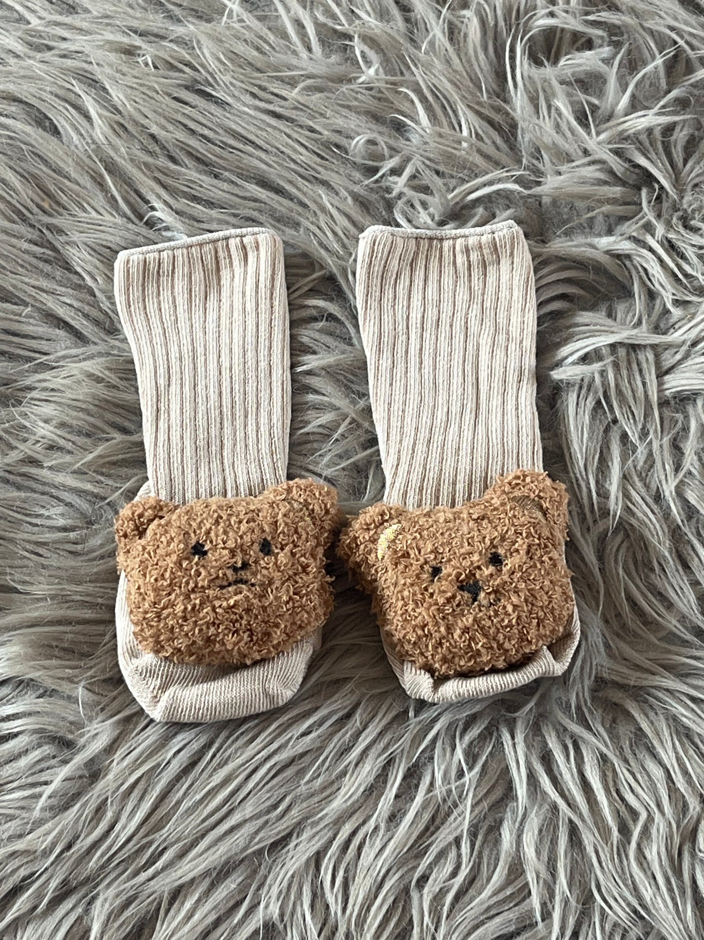 Taupe teddy bear baby socks