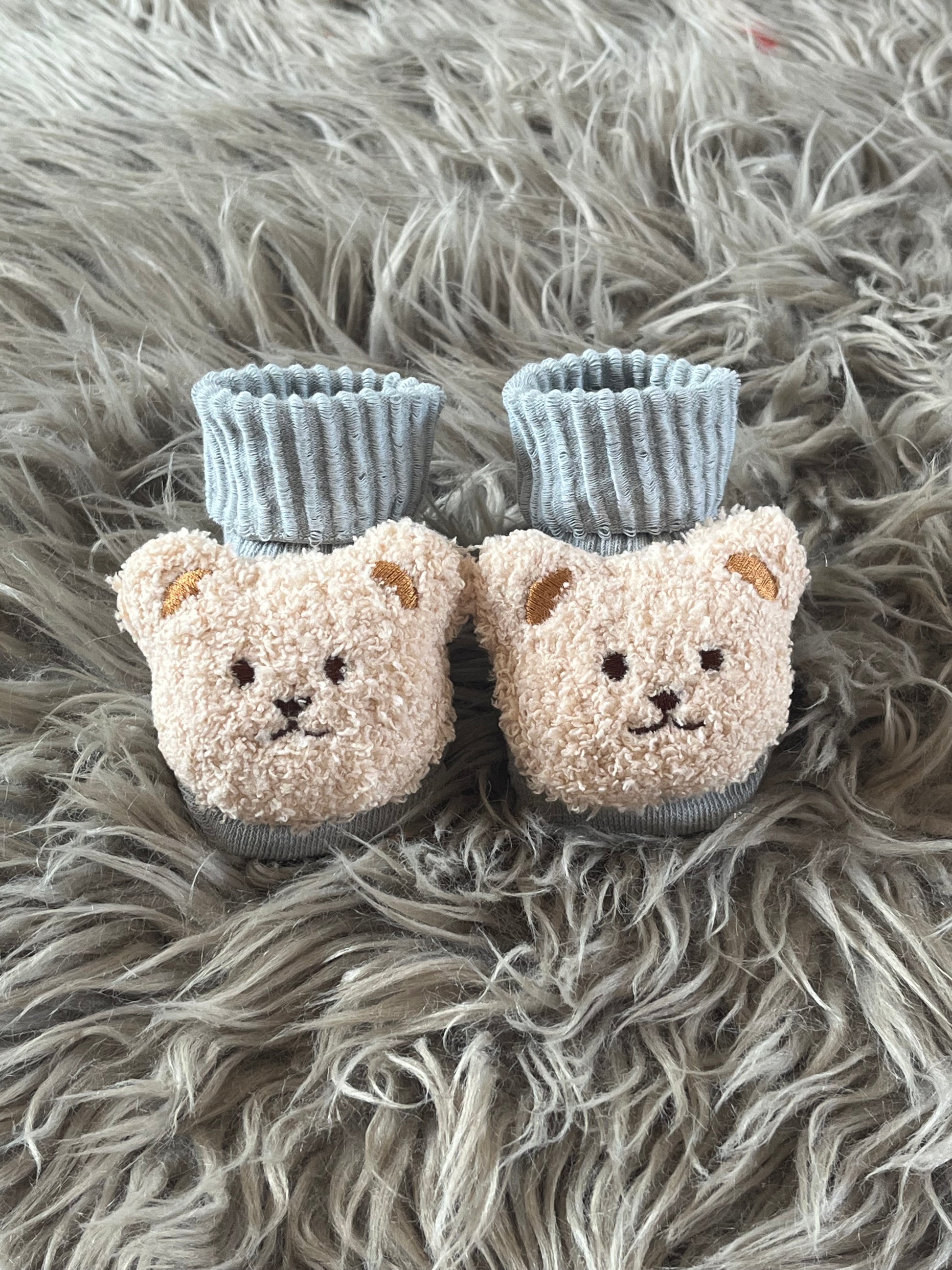 Grey teddy bear baby socks