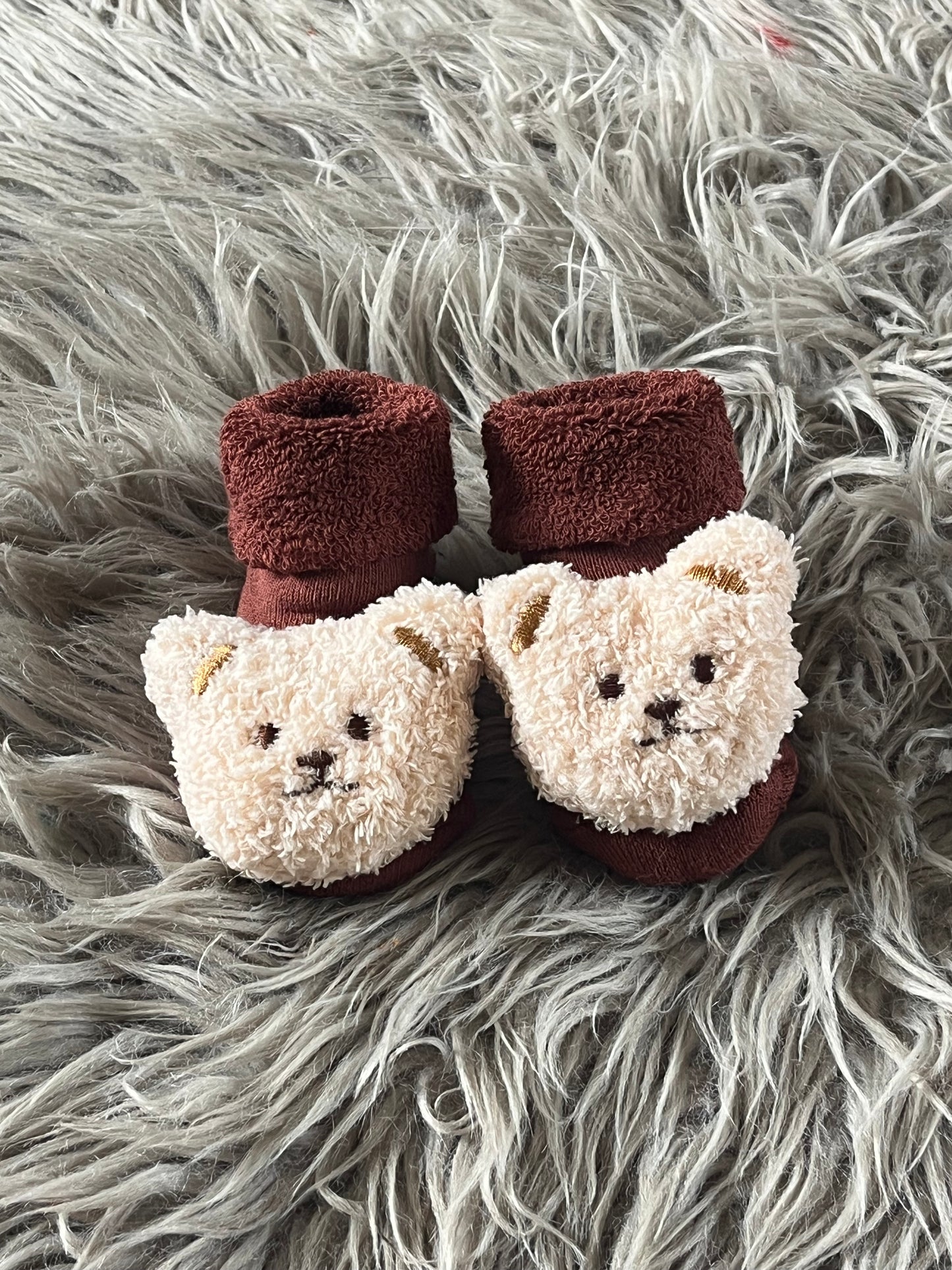 burgundy teddy bear knitted socks